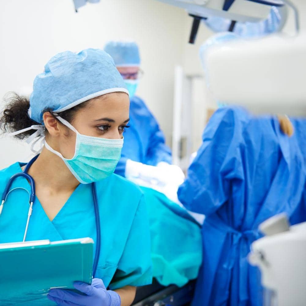 Operationstechnische-r-Assistent